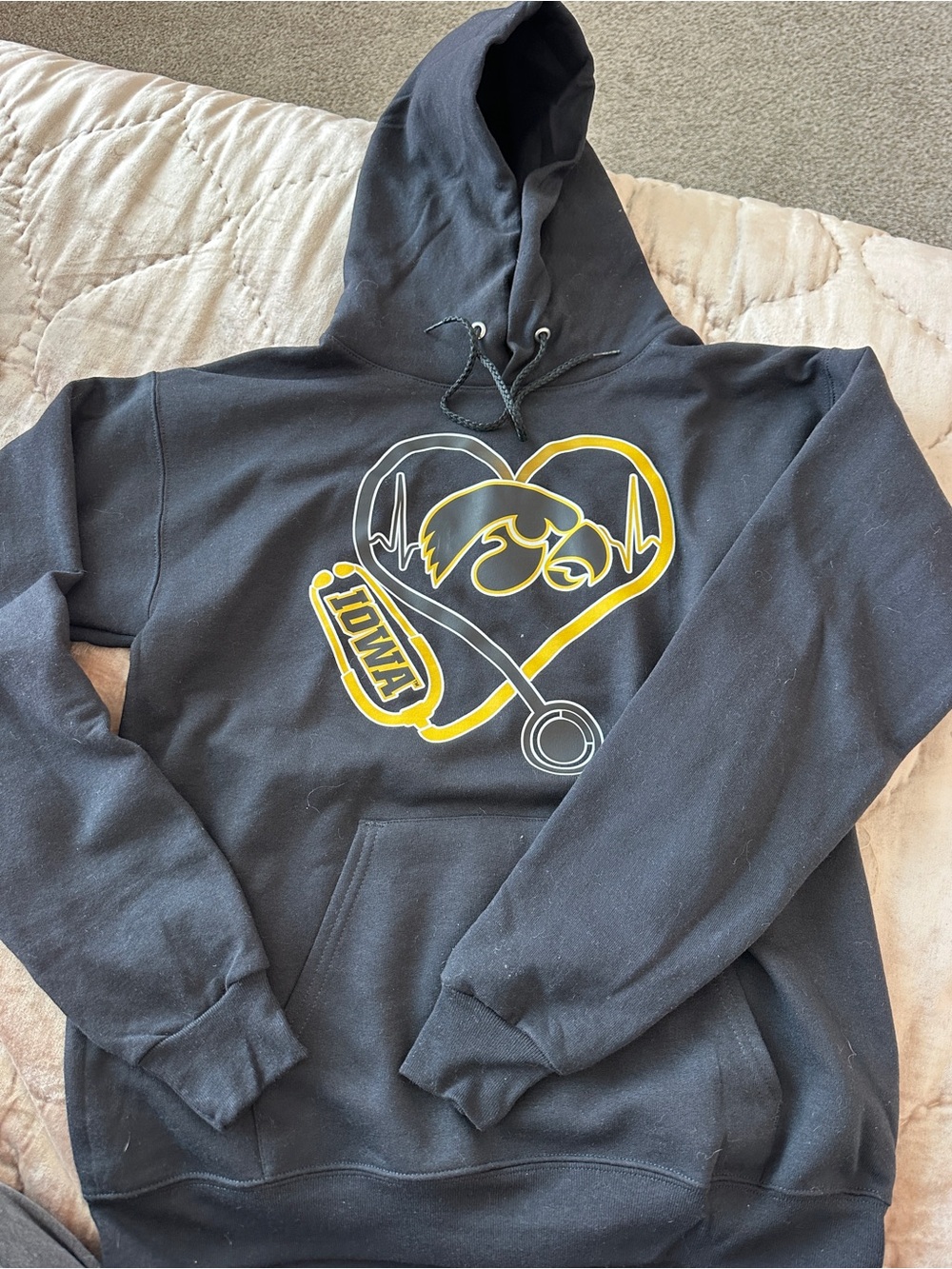 NWOT Iowa Hawkeyes Hanes Nursing Sweatshirt Small
